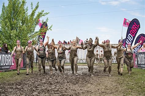 MUDGIRL // MUD RUN DEDICATED TO WOMEN.